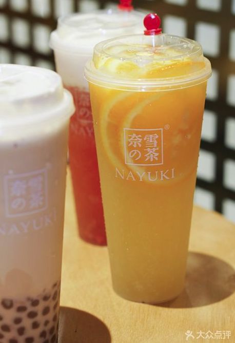 冷得不敢喝坝坝茶，只想捧一杯热奶茶在手心里！