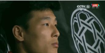 国足5分钟3个世界级停球,30秒停球10米远国足这脚什么水平