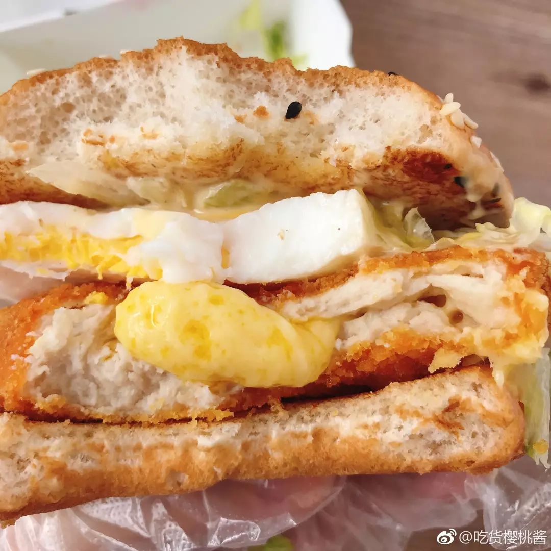 麦当劳99元五一四堡半价套餐,手机点餐麦当劳甜筒第二个半价