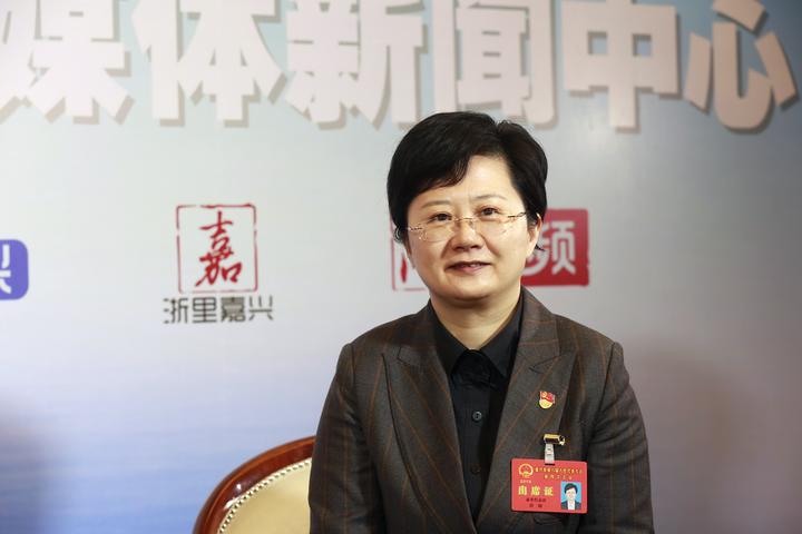 嘉善许晴为嘉善做了哪些贡献,现在嘉善许晴现任工作在哪里