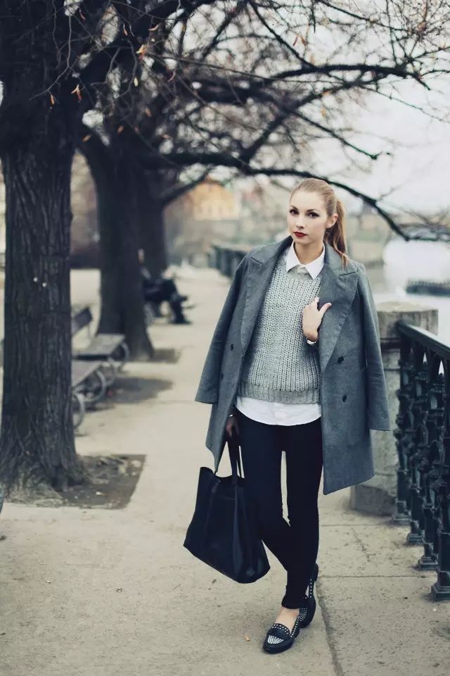 毛衣衬衫最爆表穿搭方法,男生圆领毛衣穿搭衬衫