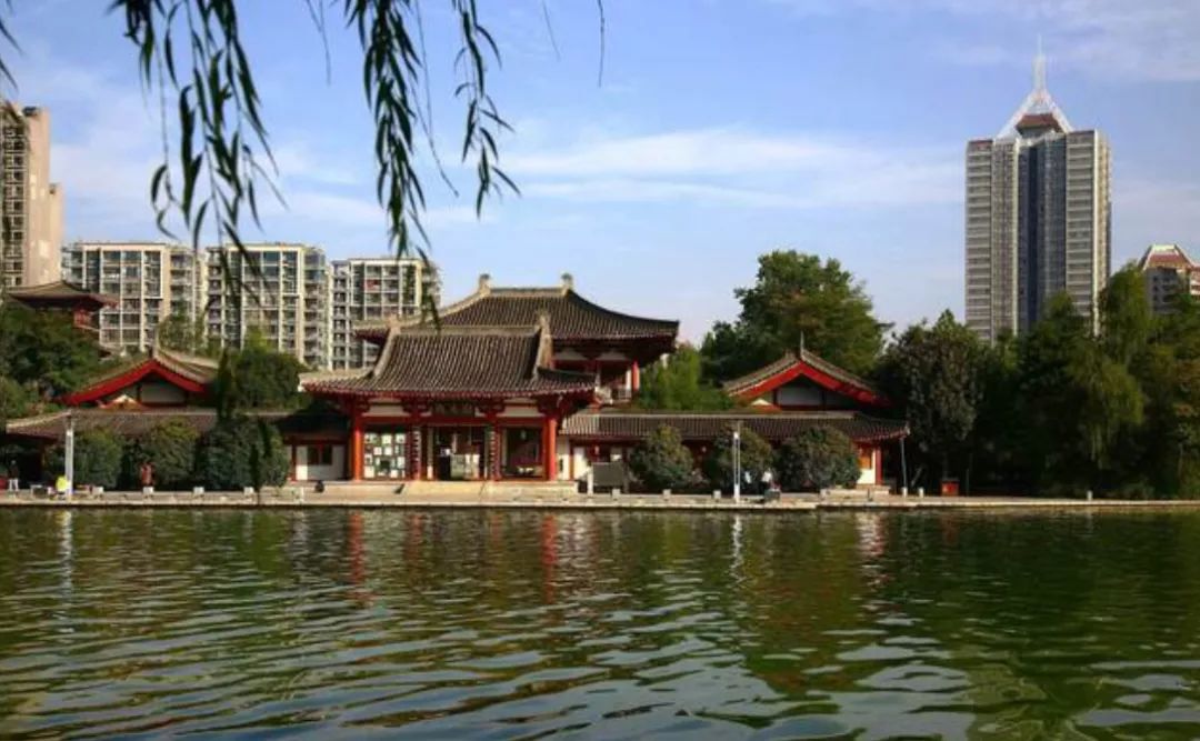 西安动物园旅游手绘示意图,最美的西安公园风景图