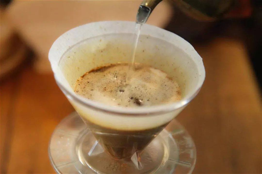 手冲滤杯过程,冲滤杯怎么挑选