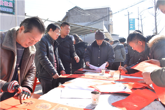 迎春接福送春联红红火火过大年,写春联送春联红红火火迎新年