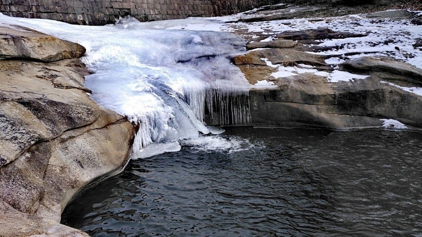 岫岩石湖瀑布旅游攻略,冬天自驾仙女山旅游攻略