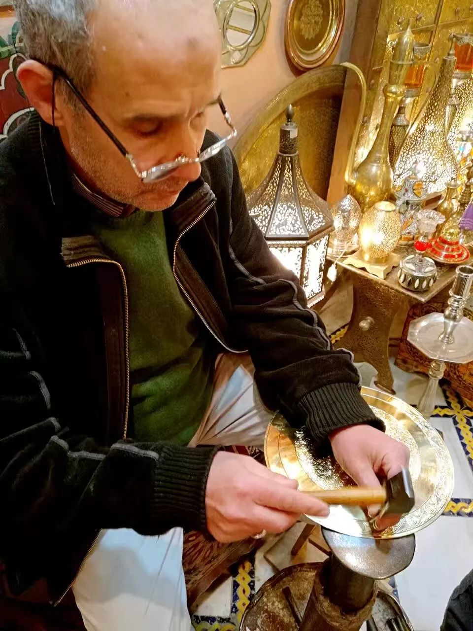 这座城是“好色”者的天堂，带上相机，并且小心！