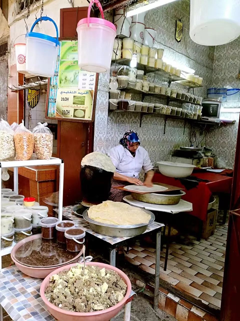 这座城是“好色”者的天堂，带上相机，并且小心！