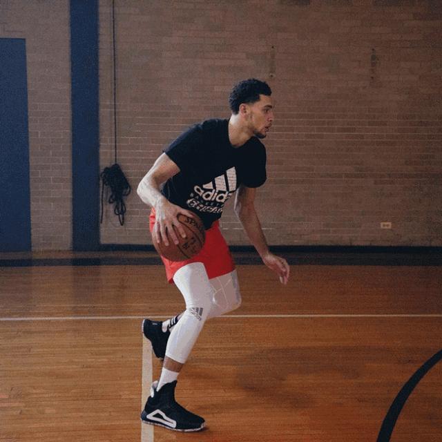 新款adidas休闲鞋,adidas最新推出的超轻跑鞋