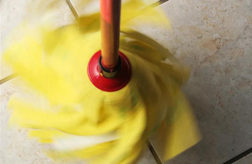 手生冻疮可以用热盐水浸泡吗,姜汁和热盐水对冻疮有效果吗