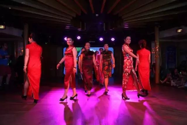 为了邮轮上这几天的乌托邦，这一年，我们历了哪些劫？