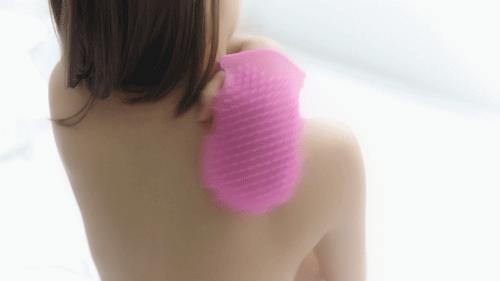 教科书级瘦身法！刷完一身爽的沐浴经络刷，通经络、减脂肪、去角质，让你边洗澡边瘦！