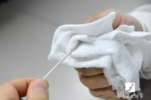 耳机只有一个按键功能介绍,耳机的隐藏功能只有一个按钮