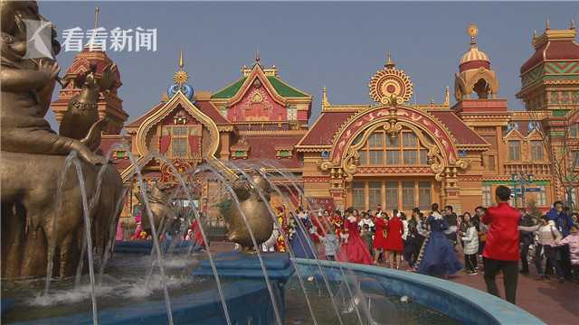 海昌极地水下舞龙拜年,海昌极地海洋公园水下舞龙
