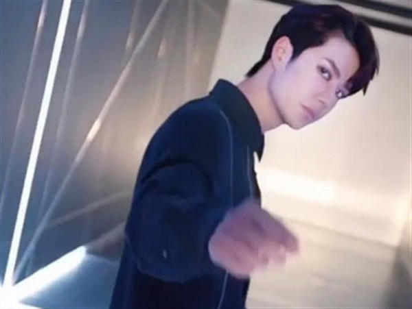 if时尚王一博眼妆现场,王一博眼妆教程天天向上