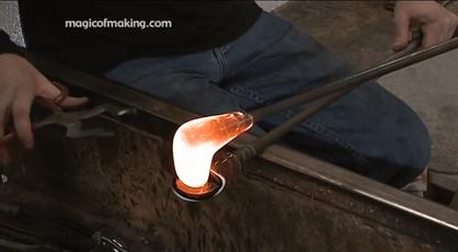 玻璃球里面的花纹是怎么回事,玻璃球中的花纹是如何印在里面的