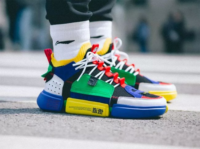 lining李宁2019纽约时装周v8彩色,李宁品牌热潮