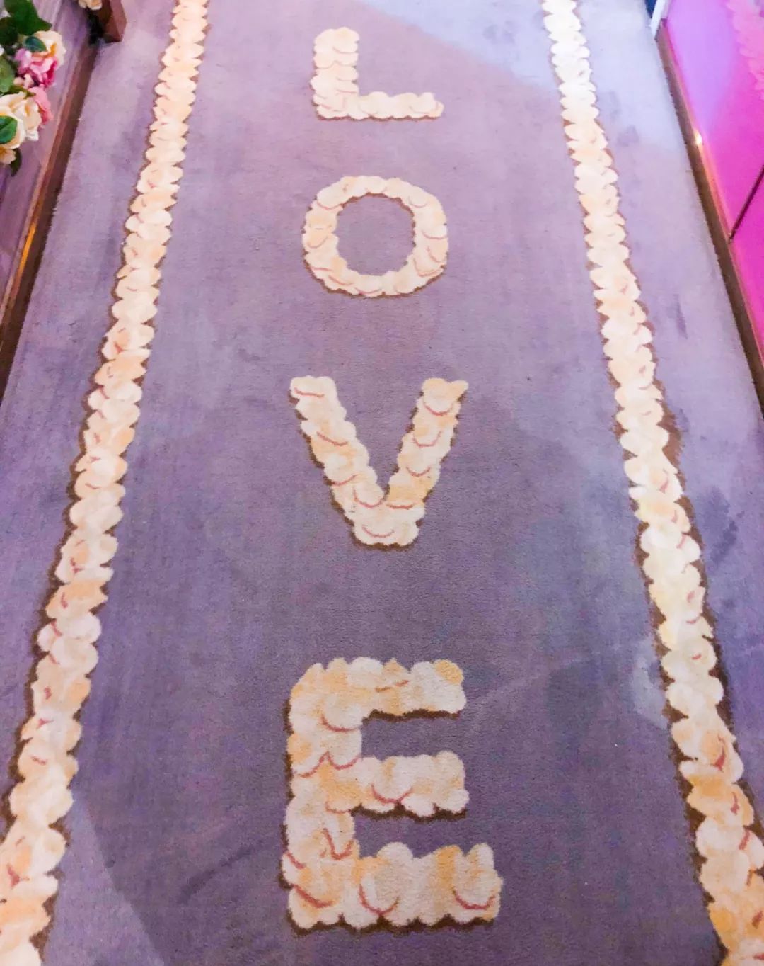 我们花了129元，住了一次情趣酒店···