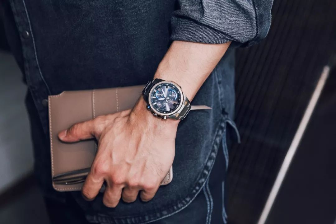 今年为什么特别流行这款表,为啥好几万的表网上卖几百块