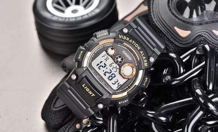 今年为什么特别流行这款表,为啥好几万的表网上卖几百块