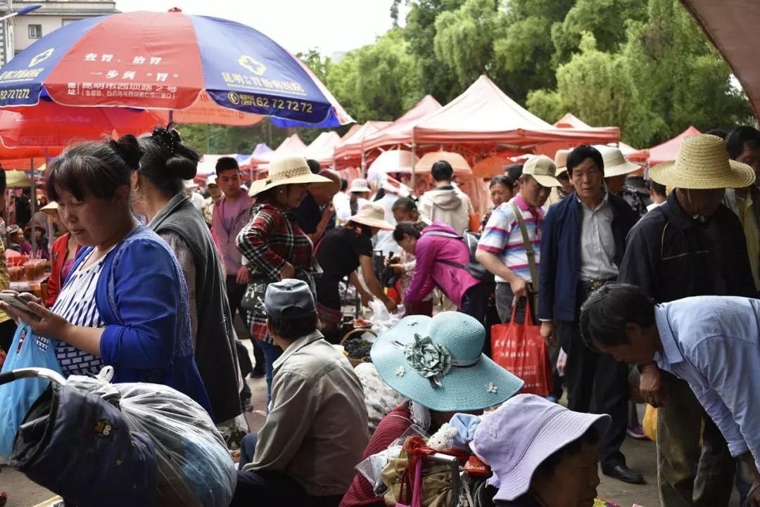 云南旅游昆明小吃街攻略,昆明乡街子网红打卡点