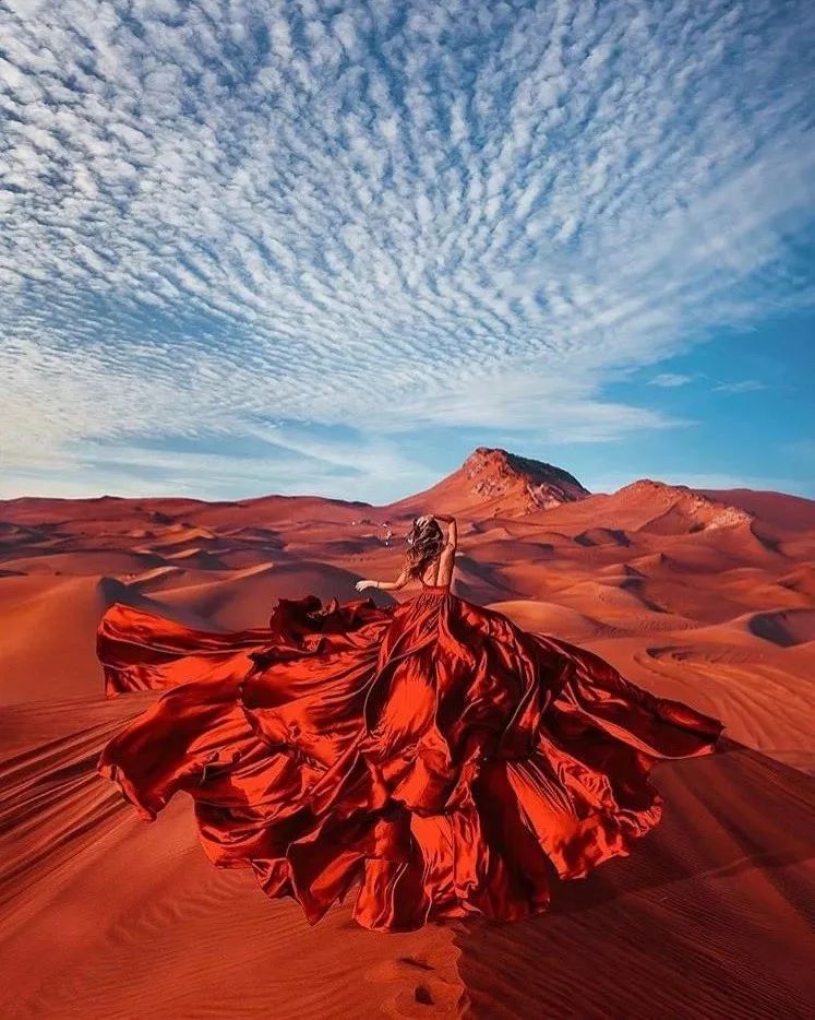 一个丑女穿上裙子惊艳所有人,女兵穿上裙子惊艳全场