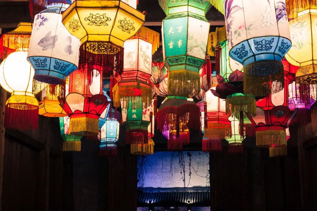 欣赏各地区元宵节的活动,元宵节地区特点活动