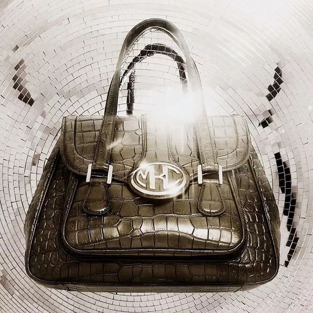 女生有7个包多吗,女孩子多少个包合适