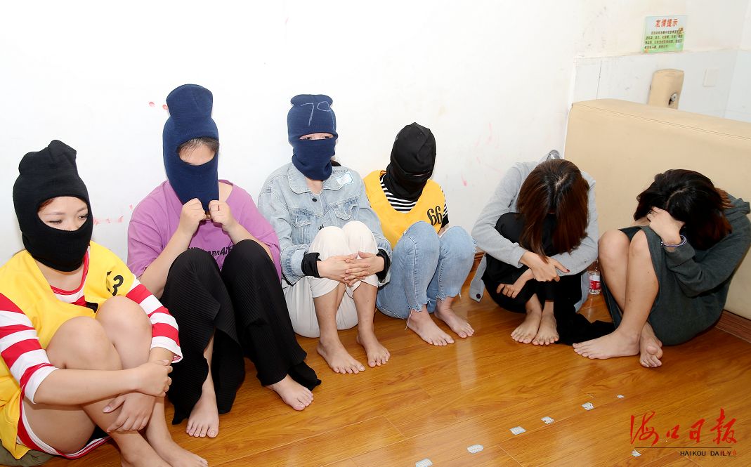 破获海南东方游戏币充值诈骗团伙案，已抓获98人，警方敦促314名电信网络诈骗嫌疑人投案自首（附照片）