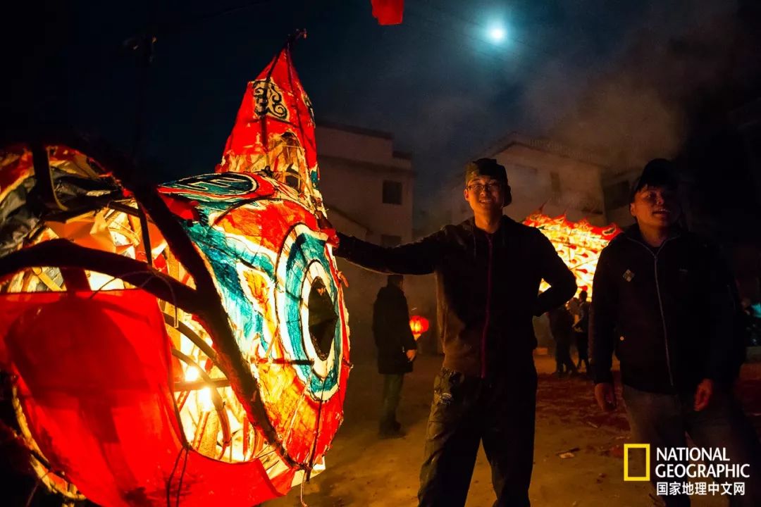 这盏燃了200年的徽州鱼灯，带你游回小时候