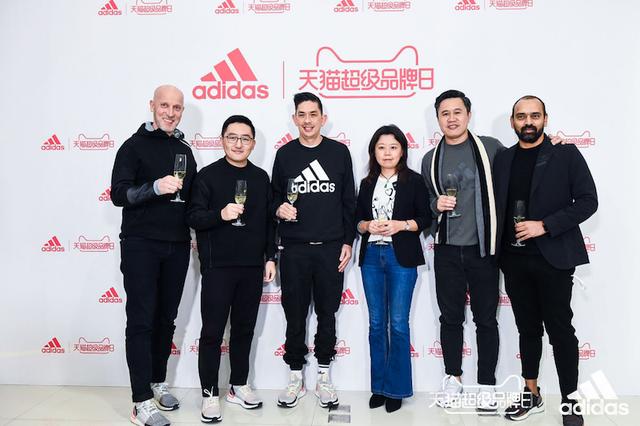 如何在阿迪达斯官网购买首发新品,阿迪达斯门店秋季上新