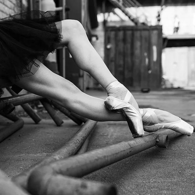 当摄影师遇上芭蕾舞者只看不拍,当摄影师遇到欣赏自己的模特