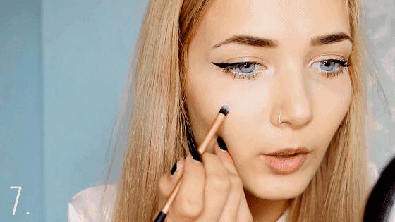 持久不暗沉粉底液测评平价不到100,带磨皮效果的粉底液测评