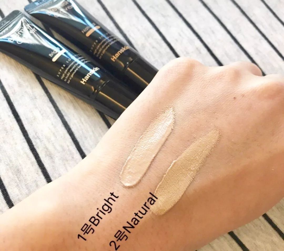 持久不暗沉粉底液测评平价不到100,带磨皮效果的粉底液测评