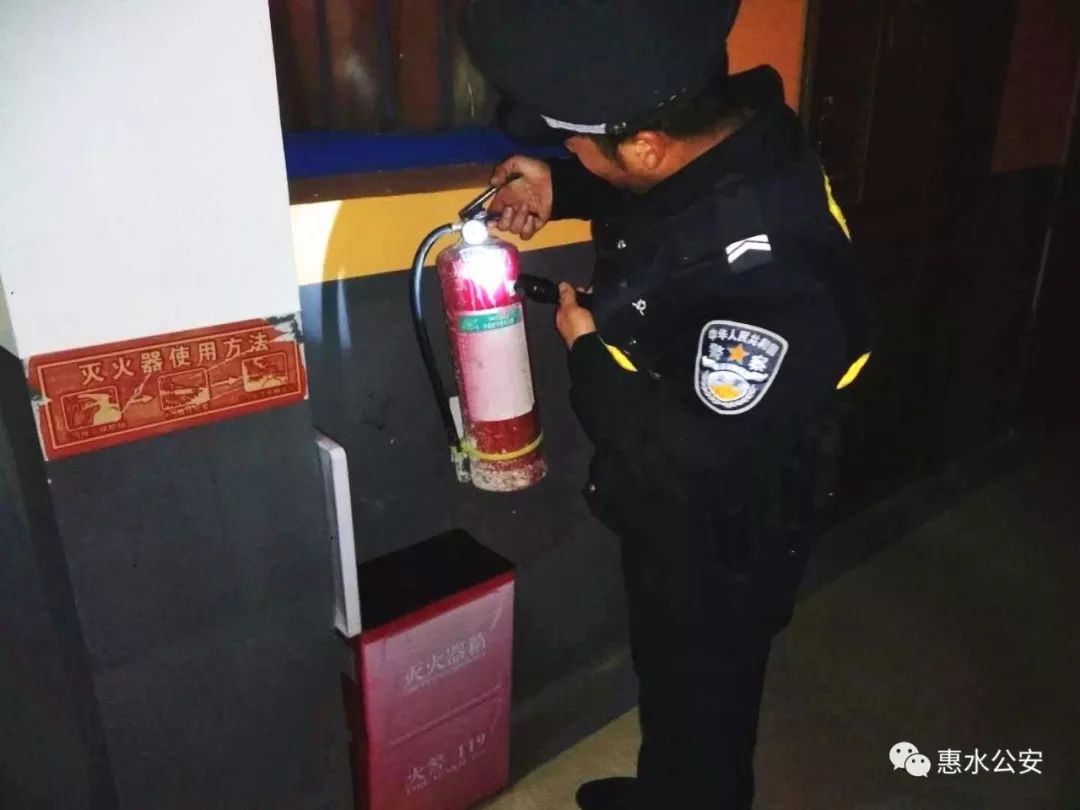 紧锣密鼓迎开学安全工作排首位,派出所对学校开展开学季安全检查