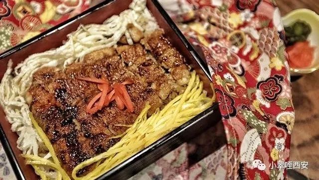 初春的西影厂，是那棵法国梧桐树下的日料店