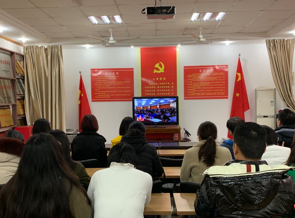 【镇办社区】朝阳、幸福等3个社区策划观看“*会两**”开幕式现场直播