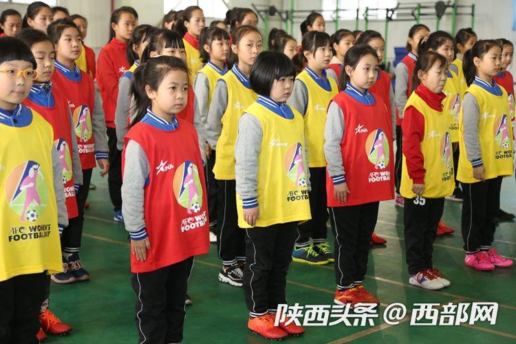 女生足球庆祝,女孩足球节完整视频