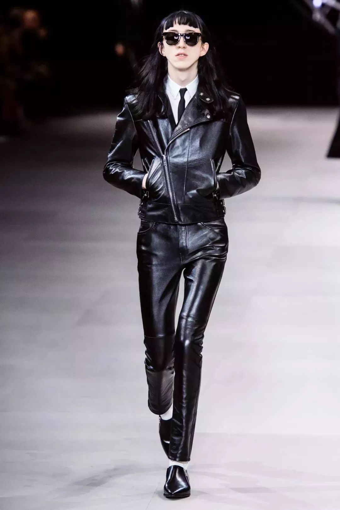 一件皮衣能给你多种风格,每件皮衣都是独一无二