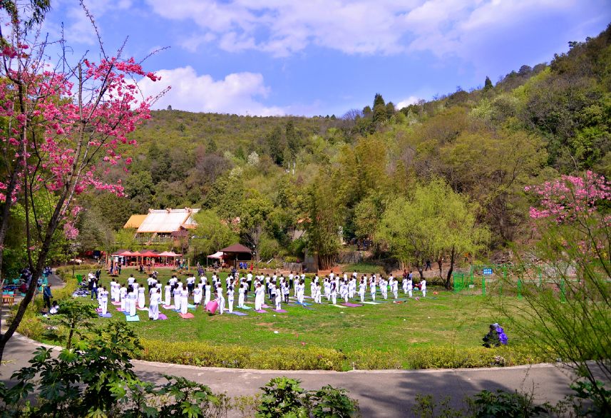 惊叹！国内首创洞心瑜伽秀在九乡上演！