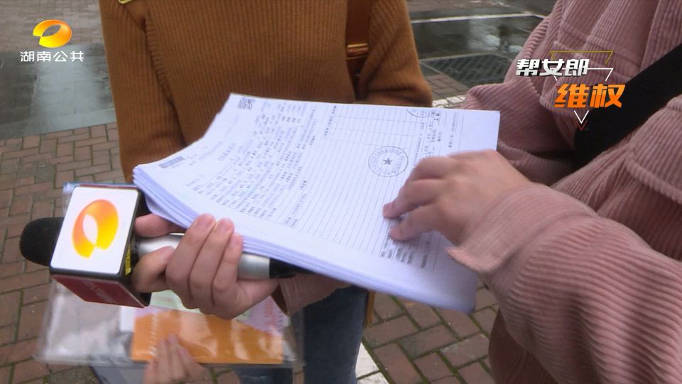 中国女子为了变美做隆胸手术,女人为了变美去做隆胸手术