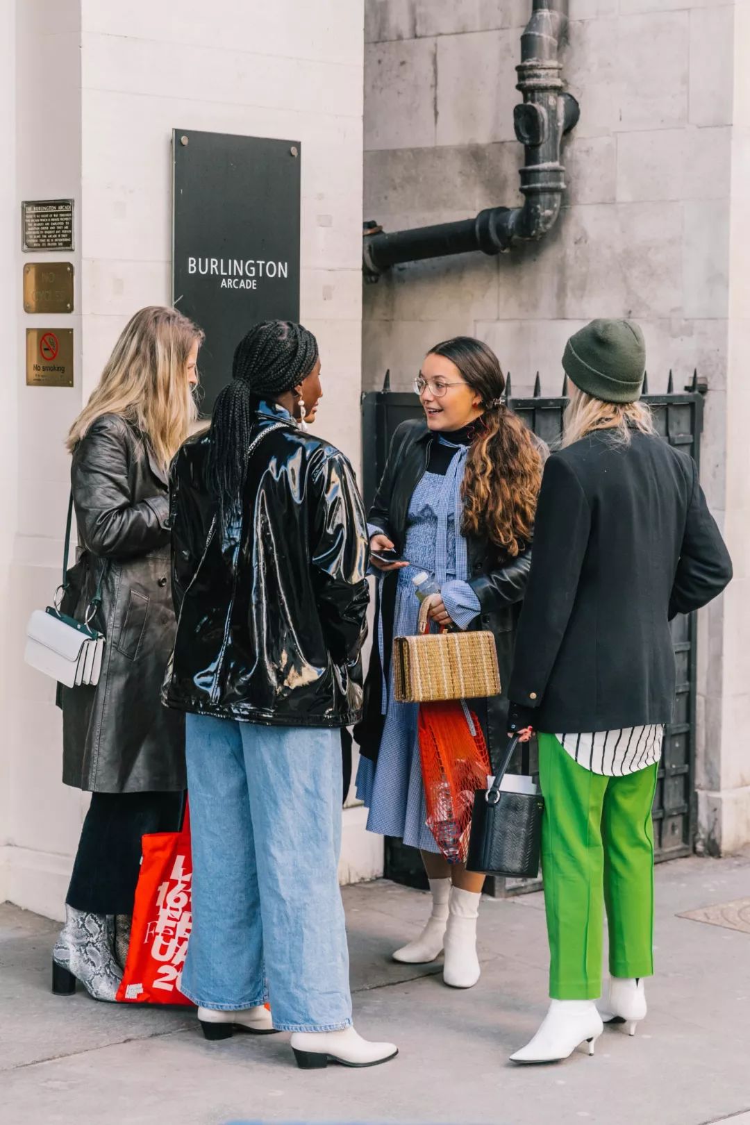 一件皮衣能给你多种风格,每件皮衣都是独一无二