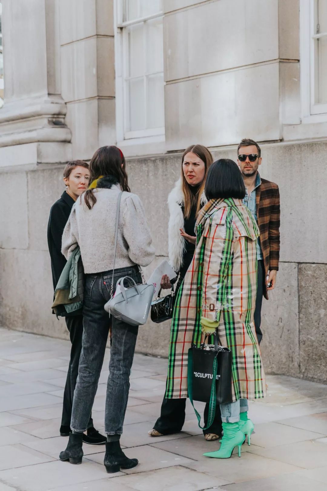 一件皮衣能给你多种风格,每件皮衣都是独一无二