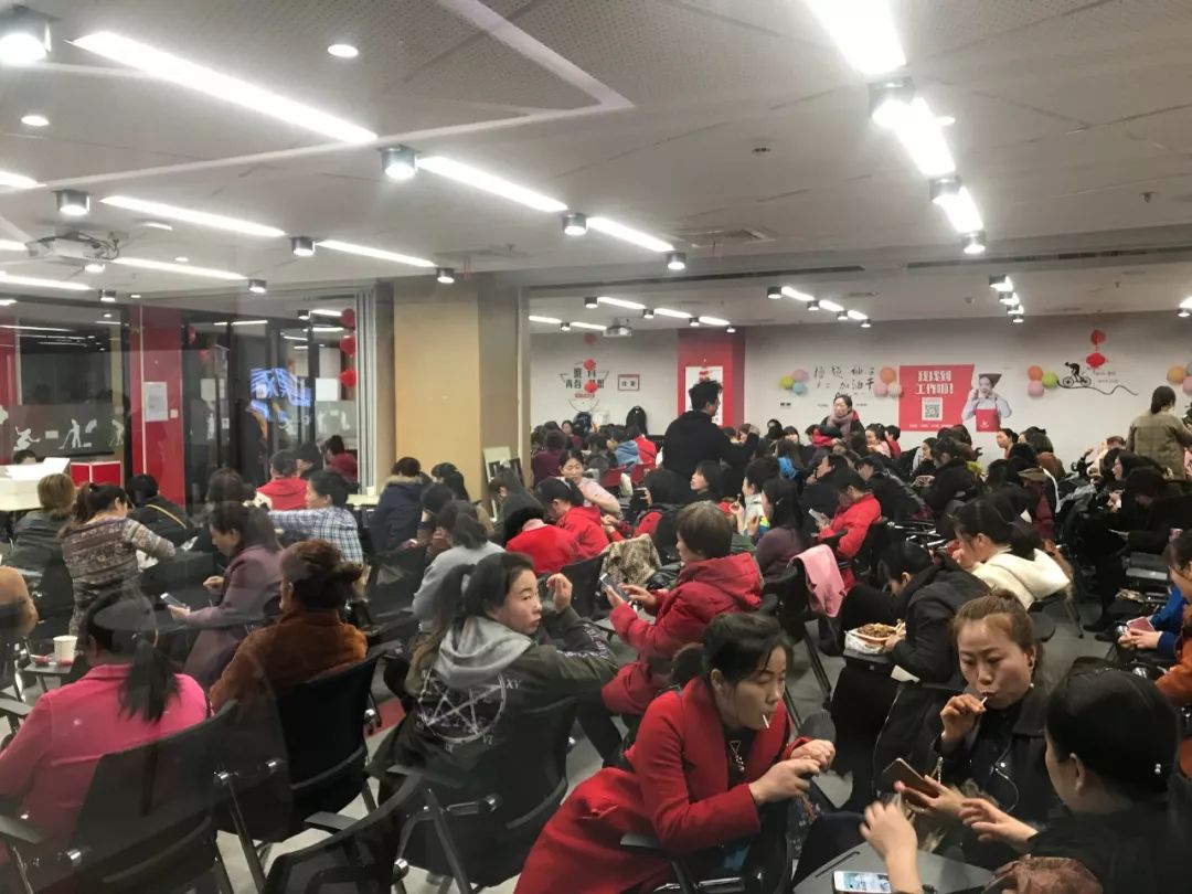 金牌月嫂月入2万,为了自己娃去学月嫂