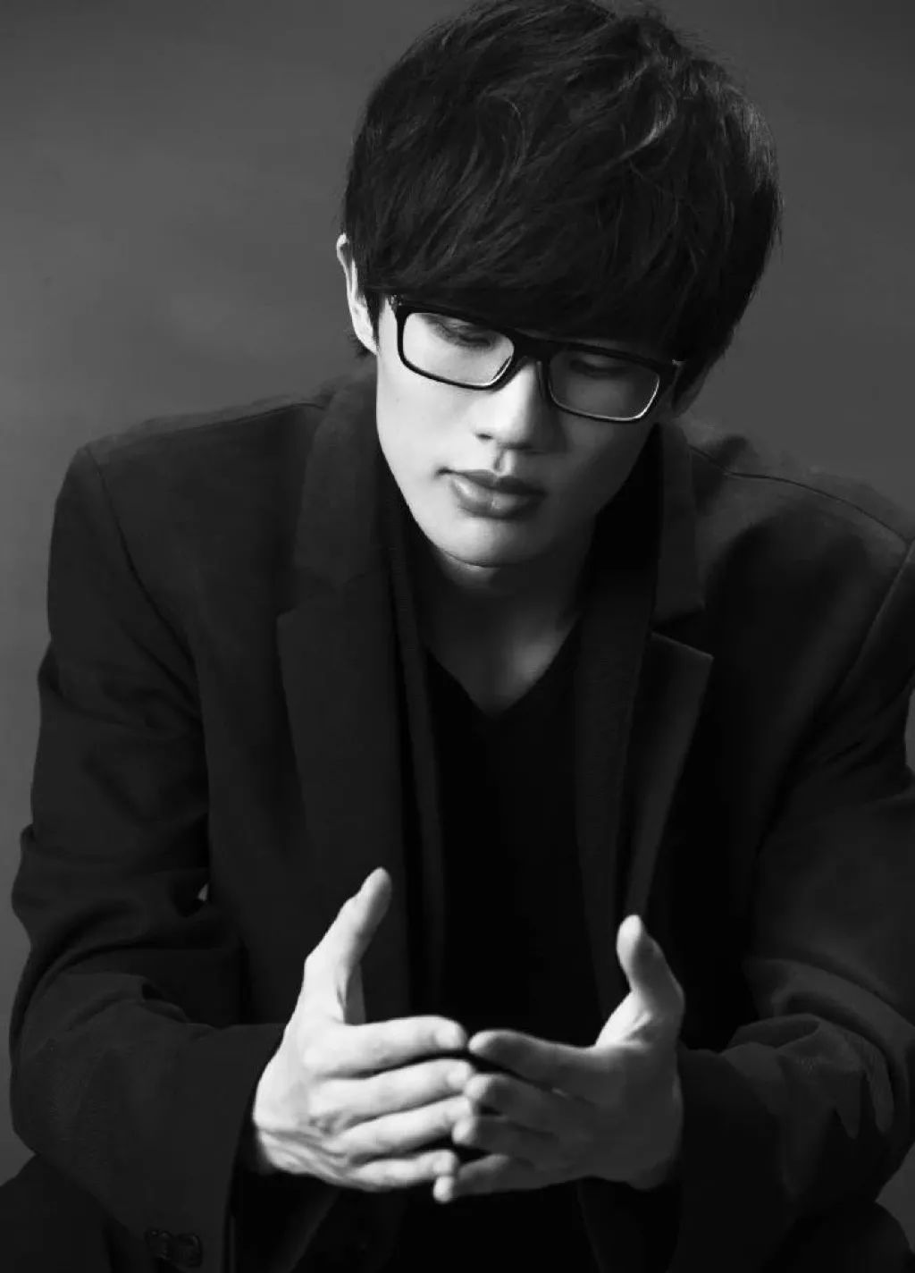 力压周杰伦、引领非主流、霸屏QQ空间…陪你长大的他，怎么混得这么惨？