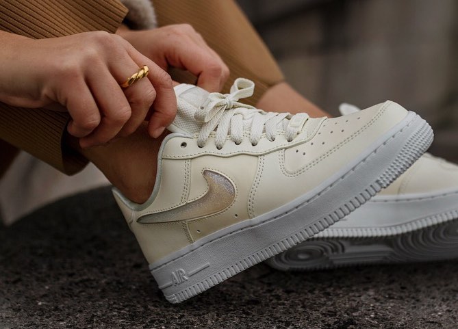 谁说现在只能买Yeezy？这些千元级鞋款都值得入手！