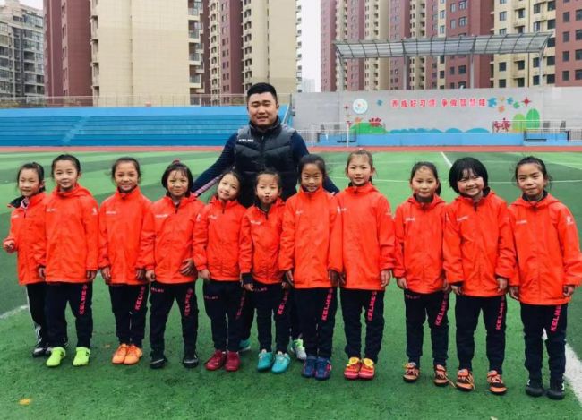 当东北大哥遇到可爱的小女孩,当硬汉遇上可爱的小女孩