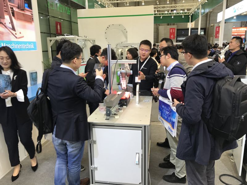 优傲协作式机器人的生产率,优傲协作机器人缺点