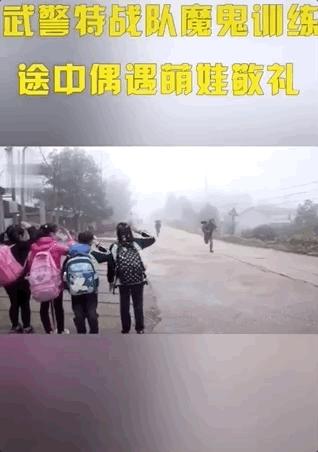 3岁女儿*拍偷**照流出，微信群全炸了：你怎么把孩子教成这样了？！