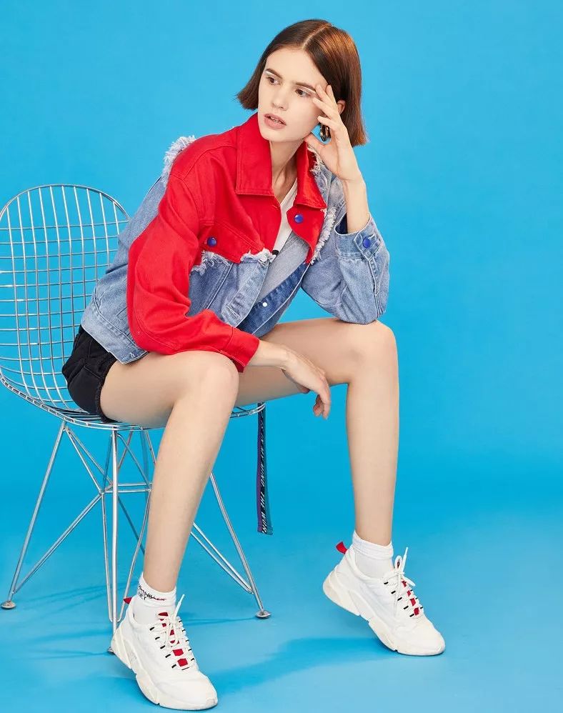 惊喜很多的衣服,今年最流行大版牛仔外套