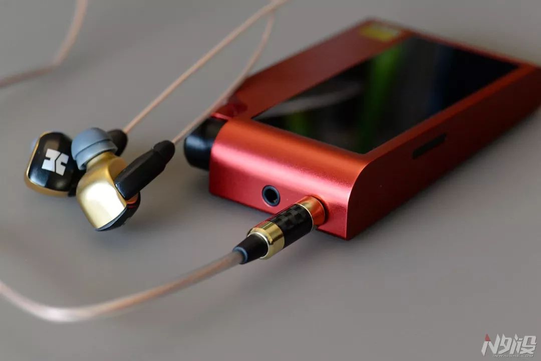 红潮！HIFIMAN红太子R2R2000TM音乐*放播**器体验